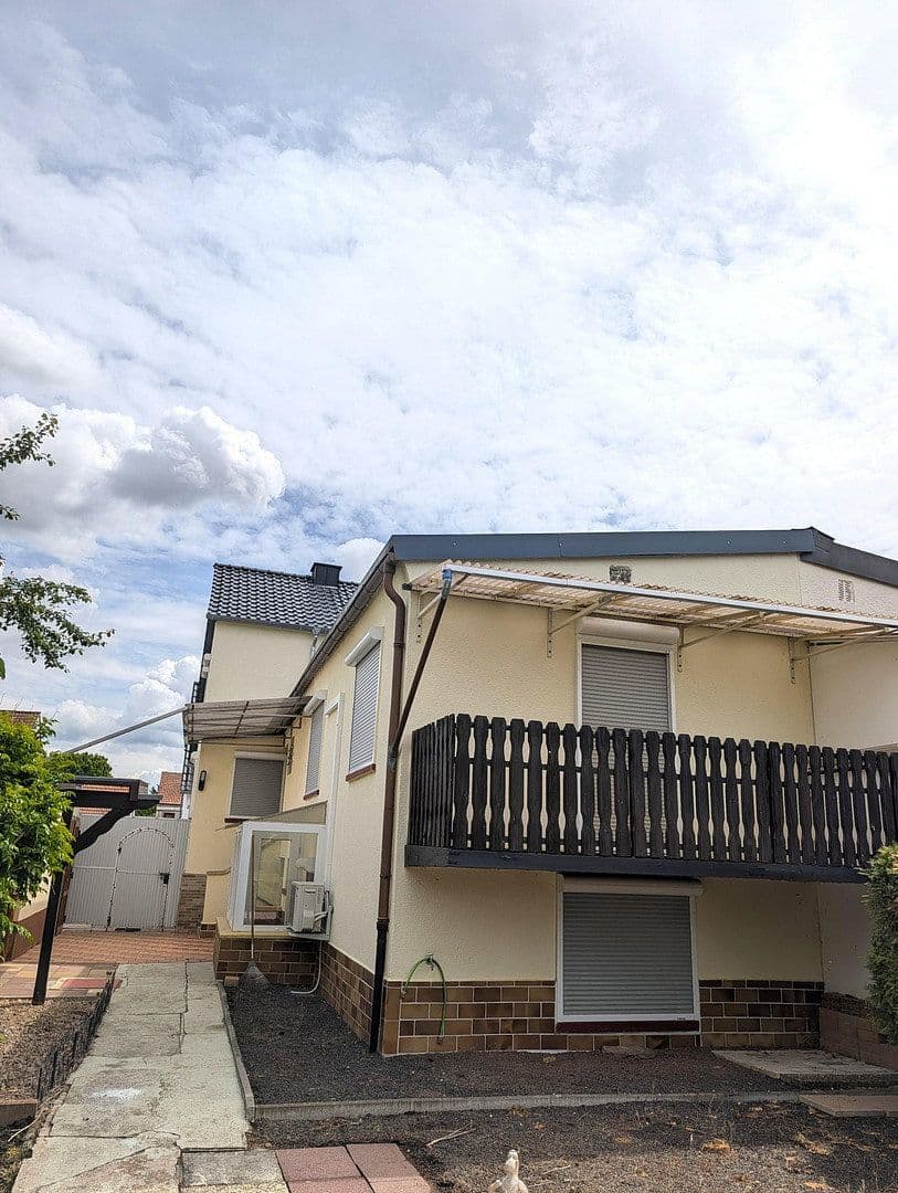 Prodej domu 105 m², pozemek 760 m², Finkenweg 19, Frankenthal, Porýní-Falc Prodej domu 105 m², pozemek 760 m², Finkenweg 19, Frankenthal, Porýní-Falc