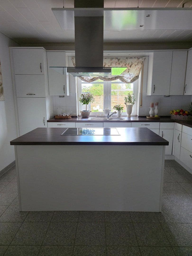 Prodej domu 219 m², pozemek 750 m², Kirchlinteln, Dolní Sasko Prodej domu 219 m², pozemek 750 m², Kirchlinteln, Dolní Sasko