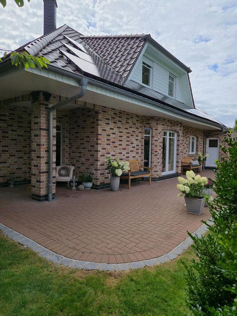Prodej domu 219 m², pozemek 750 m², Kirchlinteln, Dolní Sasko Prodej domu 219 m², pozemek 750 m², Kirchlinteln, Dolní Sasko