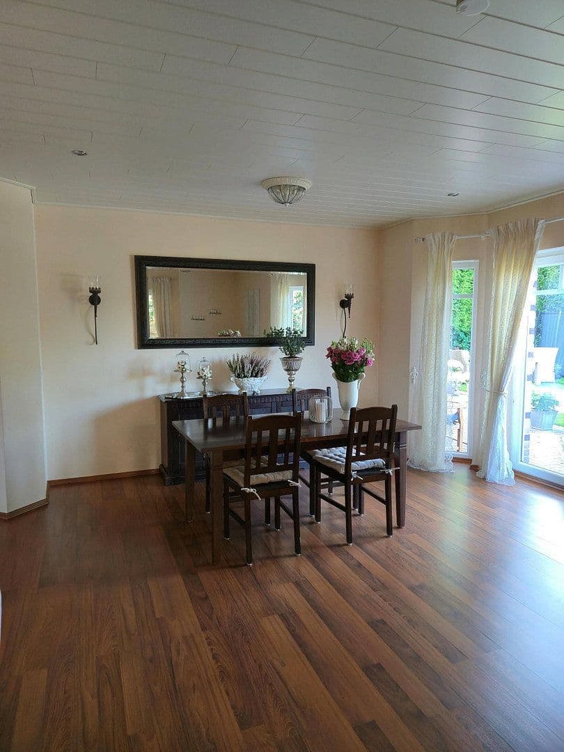 Prodej domu 219 m², pozemek 750 m², Kirchlinteln, Dolní Sasko Prodej domu 219 m², pozemek 750 m², Kirchlinteln, Dolní Sasko