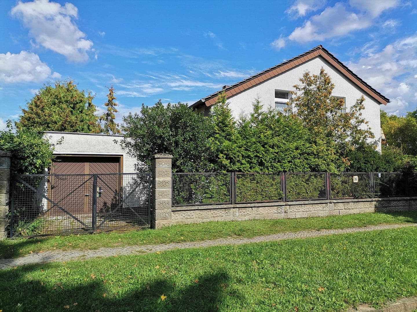 Prodej domu 157 m², pozemek 701 m², Berlin Mahlsdorf, Berlín Prodej domu 157 m², pozemek 701 m², Berlin Mahlsdorf, Berlín
