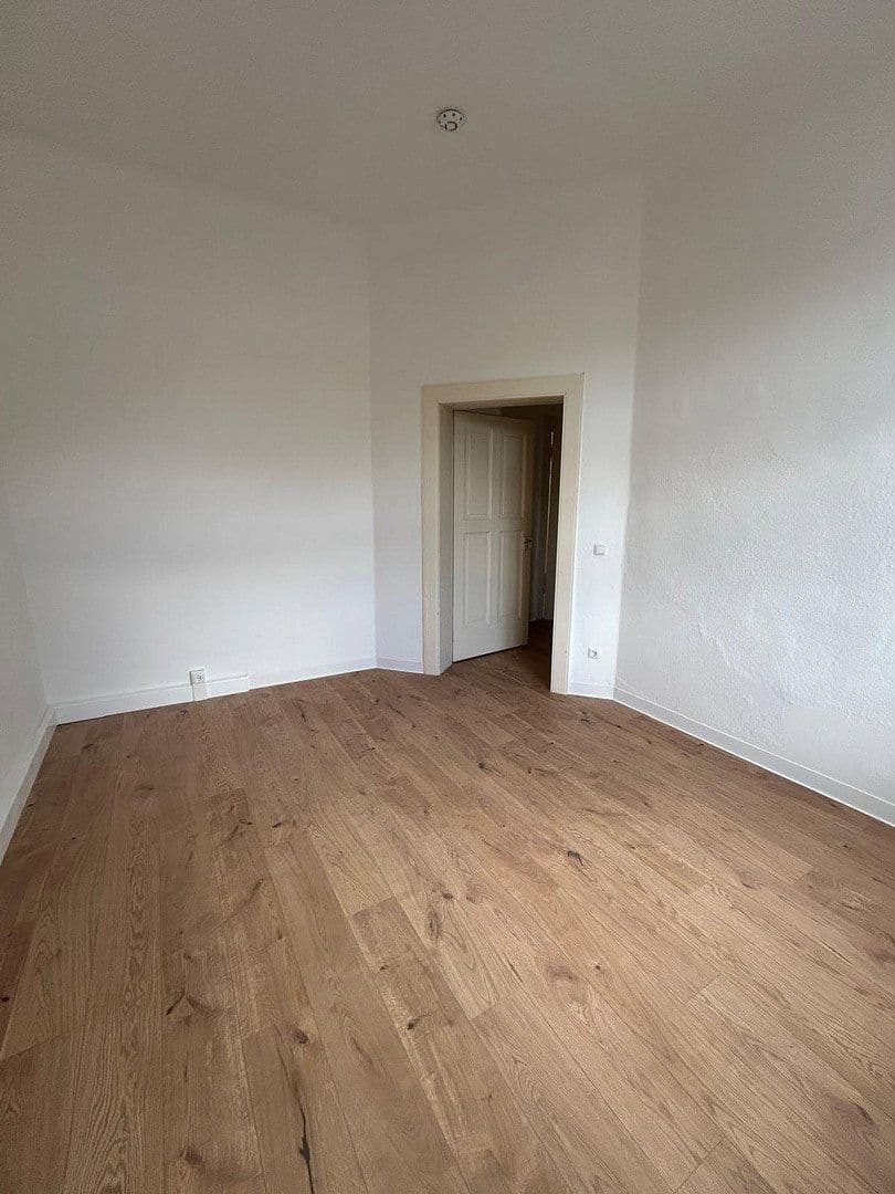 Pronájem bytu 4+1 103 m², Paracelsusstraße 2c, Halle, Sasko-Anhaltsko Pronájem bytu 4+1 103 m², Paracelsusstraße 2c, Halle, Sasko-Anhaltsko