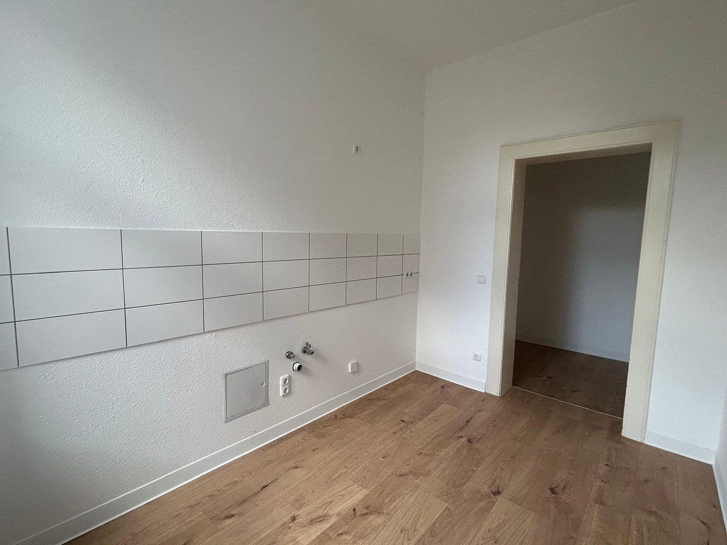 Pronájem bytu 4+1 103 m², Paracelsusstraße 2c, Halle, Sasko-Anhaltsko Pronájem bytu 4+1 103 m², Paracelsusstraße 2c, Halle, Sasko-Anhaltsko