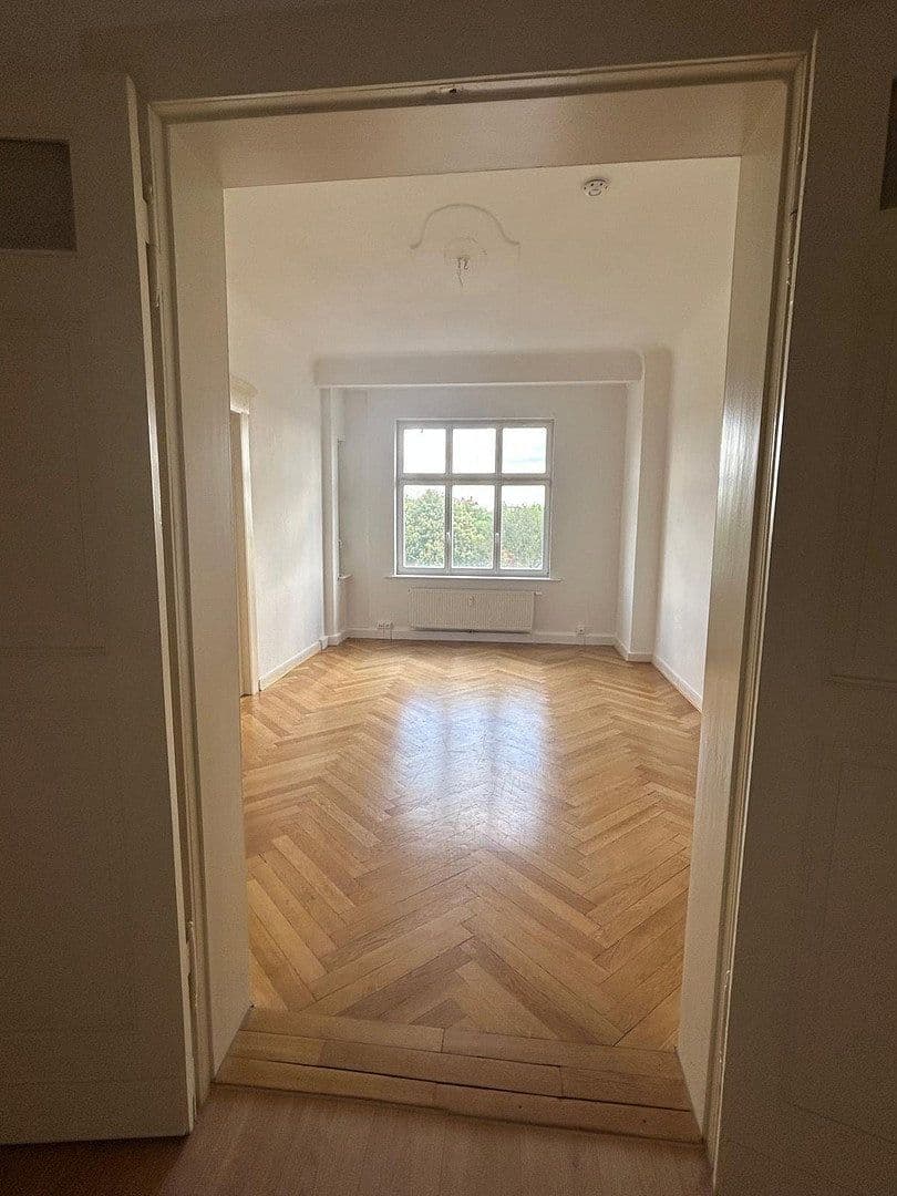 Pronájem bytu 4+1 103 m², Paracelsusstraße 2c, Halle, Sasko-Anhaltsko Pronájem bytu 4+1 103 m², Paracelsusstraße 2c, Halle, Sasko-Anhaltsko