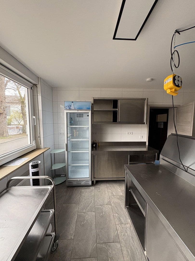 Pronájem nebytového prostoru 100 m², Lachnerstraße, 2, Erlangen, Bavorsko Pronájem nebytového prostoru 100 m², Lachnerstraße, 2, Erlangen, Bavorsko