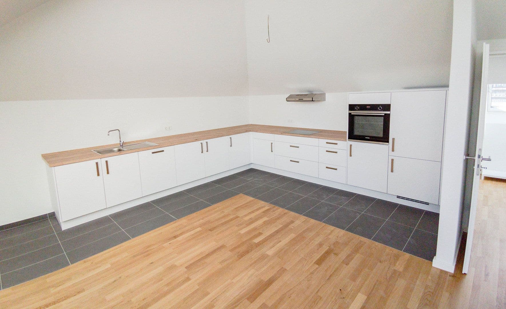 Pronájem bytu 3+1 118 m², Karolinenstr. 22, Fürth, Bavorsko Pronájem bytu 3+1 118 m², Karolinenstr. 22, Fürth, Bavorsko