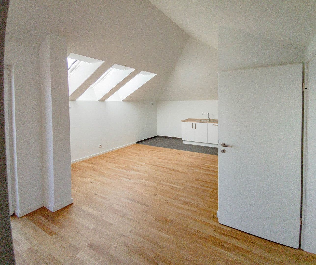 Pronájem bytu 3+1 118 m², Karolinenstr. 22, Fürth, Bavorsko Pronájem bytu 3+1 118 m², Karolinenstr. 22, Fürth, Bavorsko