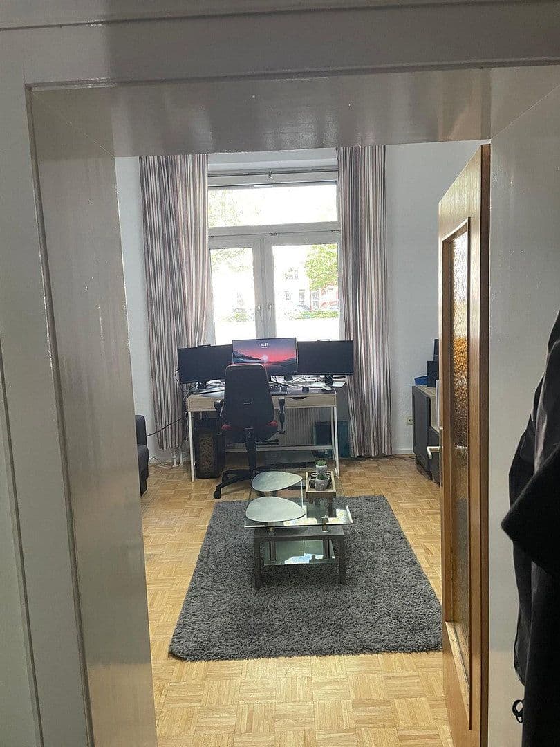 Pronájem bytu 1+1 30 m², Königsberger Allee 116, Duisburg, Severní Porýní-Vestfálsko Pronájem bytu 1+1 30 m², Königsberger Allee 116, Duisburg, Severní Porýní-Vestfálsko