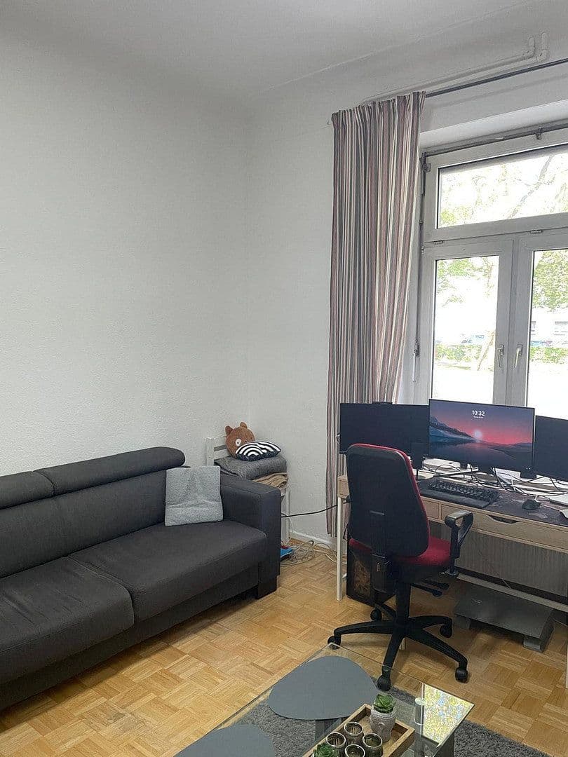 Pronájem bytu 1+1 30 m², Königsberger Allee 116, Duisburg, Severní Porýní-Vestfálsko Pronájem bytu 1+1 30 m², Königsberger Allee 116, Duisburg, Severní Porýní-Vestfálsko