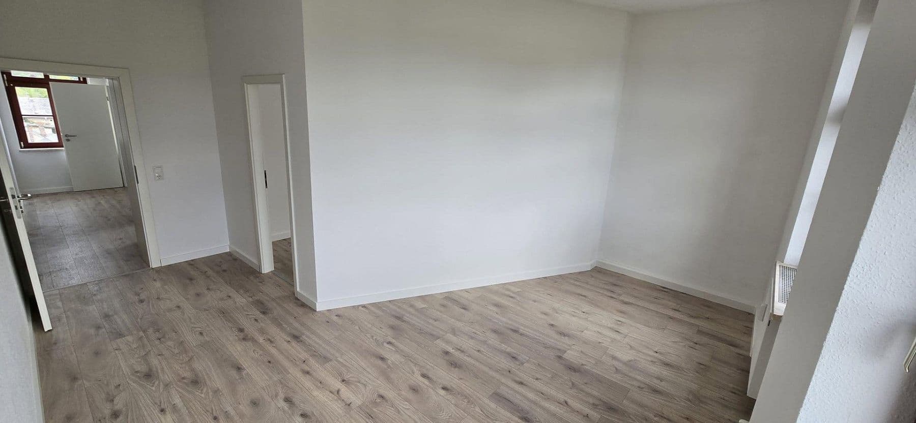 Pronájem bytu 2+1 48 m², Kirchplatz 1, Lengenfeld, Sasko Pronájem bytu 2+1 48 m², Kirchplatz 1, Lengenfeld, Sasko