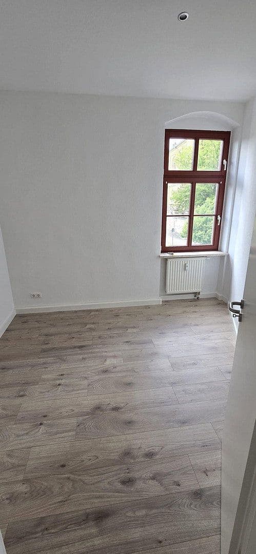 Pronájem bytu 2+1 48 m², Kirchplatz 1, Lengenfeld, Sasko Pronájem bytu 2+1 48 m², Kirchplatz 1, Lengenfeld, Sasko