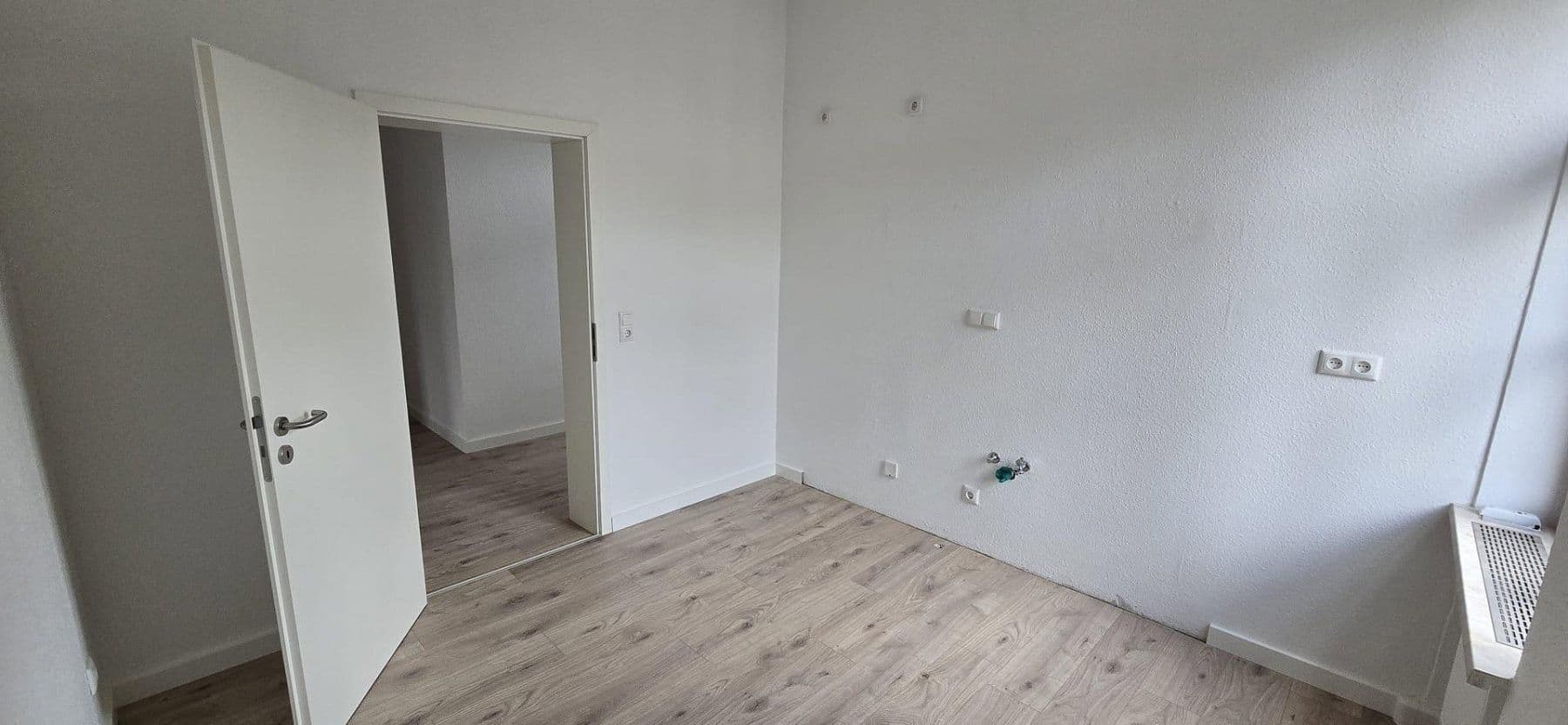 Pronájem bytu 2+1 48 m², Kirchplatz 1, Lengenfeld, Sasko Pronájem bytu 2+1 48 m², Kirchplatz 1, Lengenfeld, Sasko