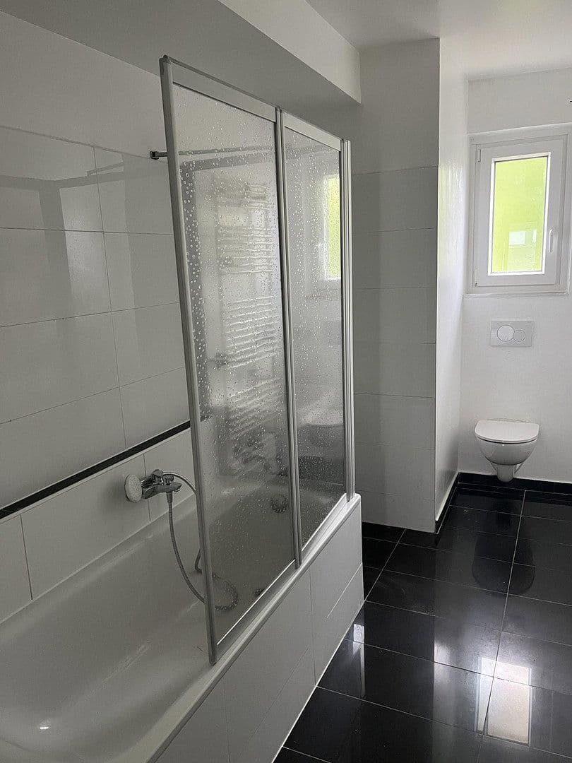 Pronájem bytu 3+kk 92 m², St.-Anton-Str. 21, Krefeld, Severní Porýní-Vestfálsko Pronájem bytu 3+kk 92 m², St.-Anton-Str. 21, Krefeld, Severní Porýní-Vestfálsko