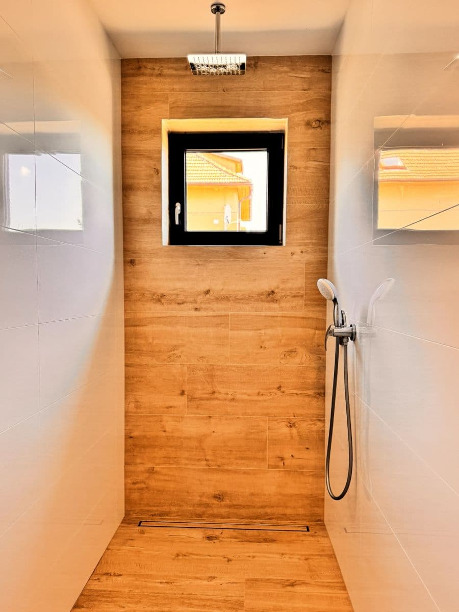 Prodej domu 160 m², pozemek 642 m², Akátová, Králův Dvůr, Středočeský kraj Prodej domu 160 m², pozemek 642 m², Akátová, Králův Dvůr, Středočeský kraj