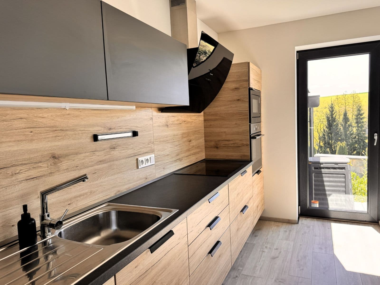 Prodej domu 160 m², pozemek 642 m², Akátová, Králův Dvůr, Středočeský kraj Prodej domu 160 m², pozemek 642 m², Akátová, Králův Dvůr, Středočeský kraj