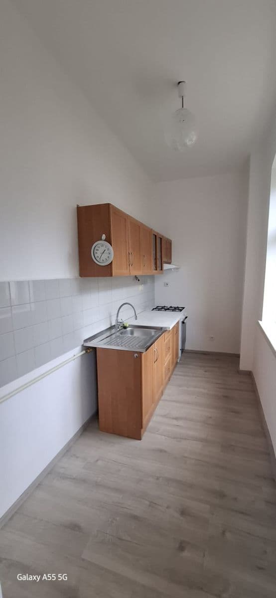 Pronájem bytu 1+1 32 m², Hanychovská, Liberec, Liberecký kraj Pronájem bytu 1+1 32 m², Hanychovská, Liberec, Liberecký kraj