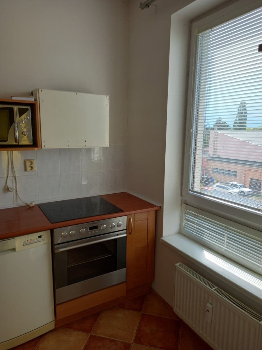 Pronájem bytu 1+kk 36 m², Čechova, Poděbrady, Středočeský kraj Pronájem bytu 1+kk 36 m², Čechova, Poděbrady, Středočeský kraj