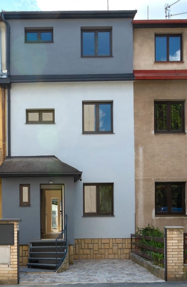 Prodej domu 150 m², pozemek 143 m², Slunečnicová, Praha, Praha Prodej domu 150 m², pozemek 143 m², Slunečnicová, Praha, Praha