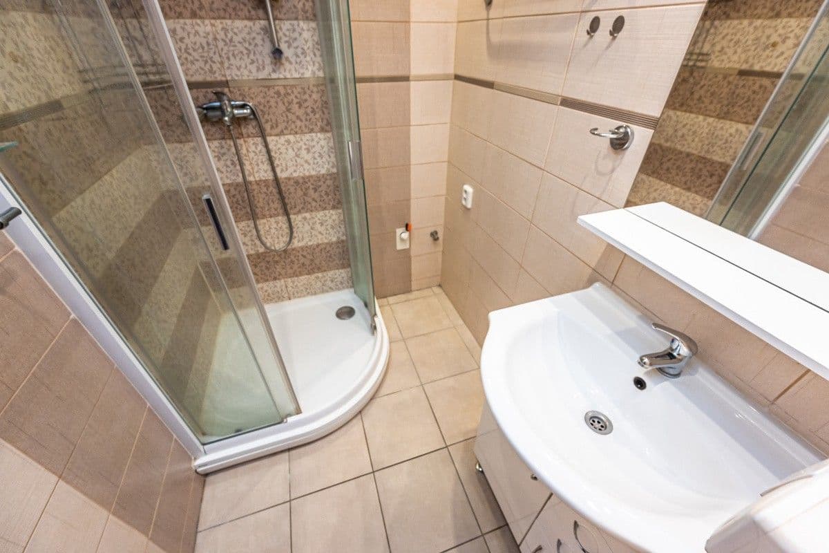 Prodej bytu 2+kk 38 m², Poznaňská, Praha, Praha Prodej bytu 2+kk 38 m², Poznaňská, Praha, Praha