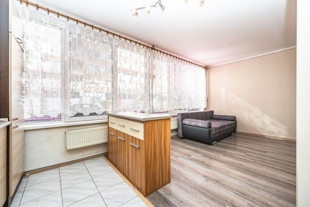 Prodej bytu 2+kk 38 m², Poznaňská, Praha, Praha Prodej bytu 2+kk 38 m², Poznaňská, Praha, Praha