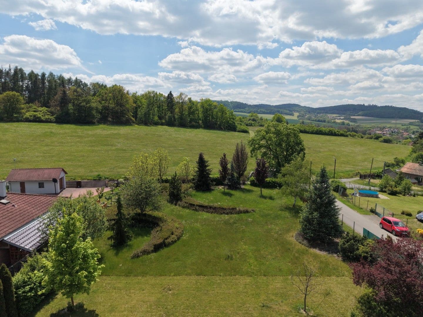 Prodej pozemku 1.101 m², Vilová, Nový Knín, Středočeský kraj Prodej pozemku 1.101 m², Vilová, Nový Knín, Středočeský kraj