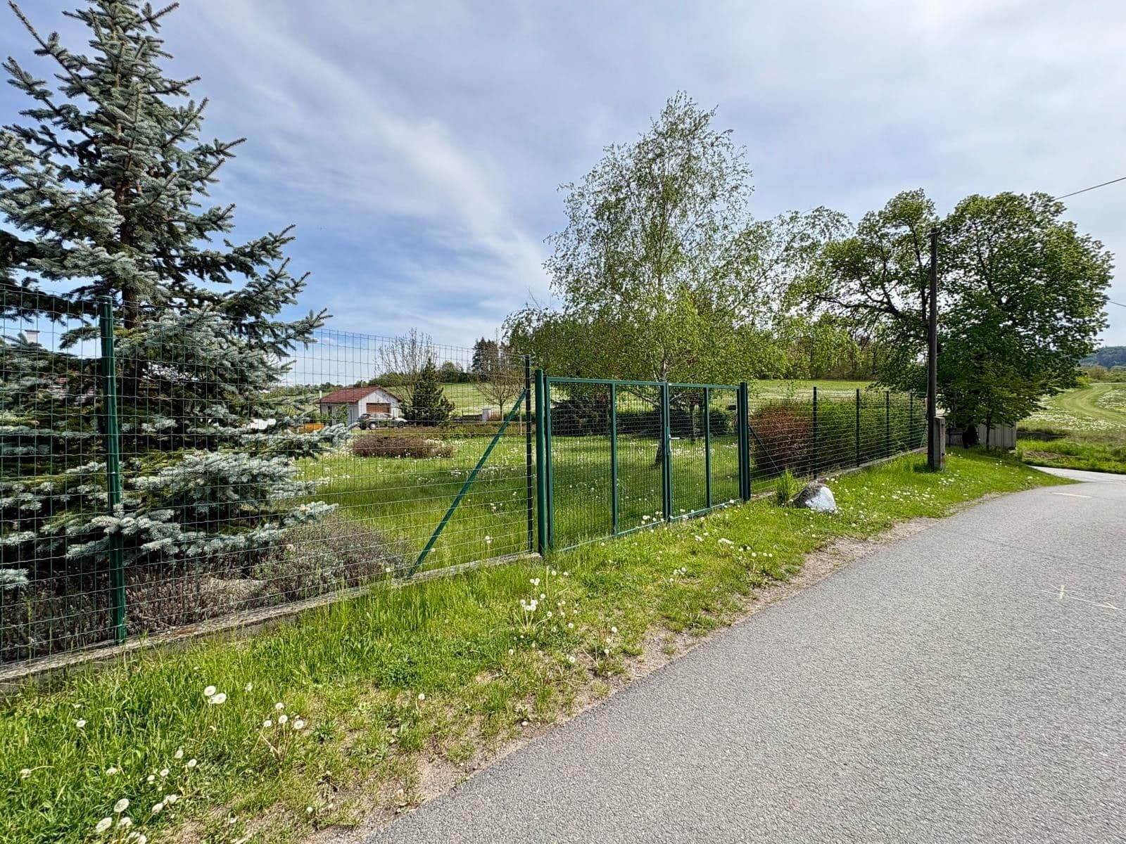 Prodej pozemku 1.101 m², Vilová, Nový Knín, Středočeský kraj Prodej pozemku 1.101 m², Vilová, Nový Knín, Středočeský kraj