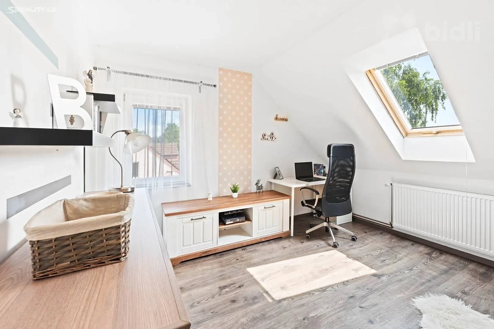 Prodej domu 186 m², pozemek 993 m², Děčínská, Česká Lípa, Liberecký kraj Prodej domu 186 m², pozemek 993 m², Děčínská, Česká Lípa, Liberecký kraj