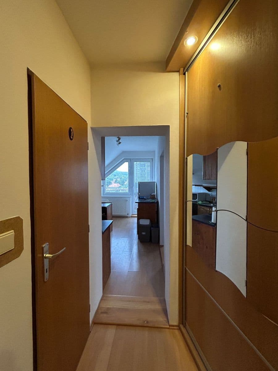 Pronájem bytu 1+1 45 m², Budovateľská, Stupava, Bratislavský kraj Pronájem bytu 1+1 45 m², Budovateľská, Stupava, Bratislavský kraj