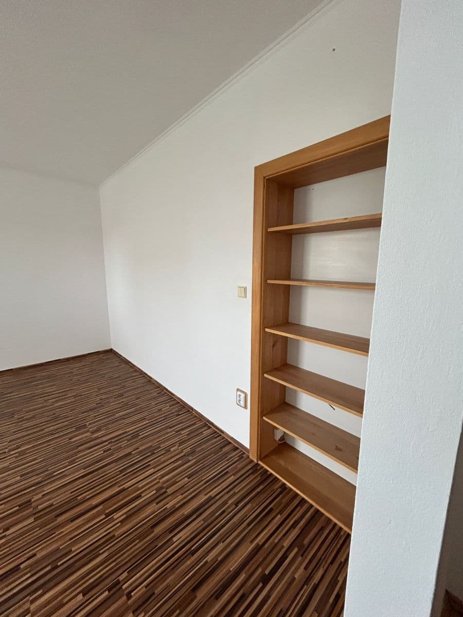 Pronájem bytu 1+1 45 m², Budovateľská, Stupava, Bratislavský kraj Pronájem bytu 1+1 45 m², Budovateľská, Stupava, Bratislavský kraj