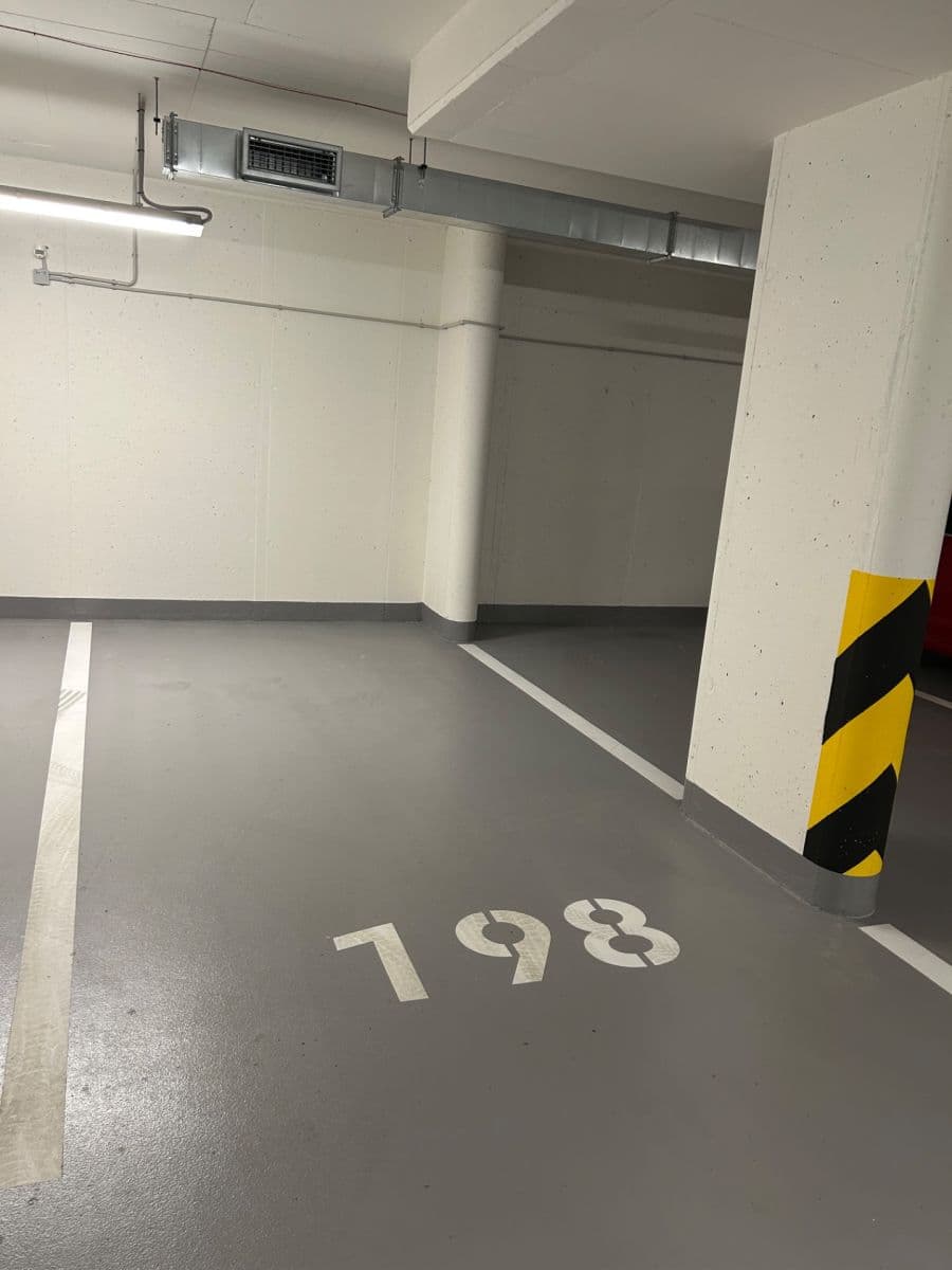 Pronájem garáže 13 m², Poděbradská, Praha, Praha Pronájem garáže 13 m², Poděbradská, Praha, Praha