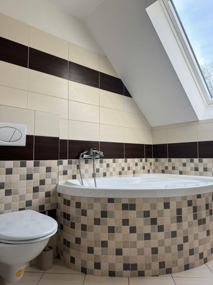 Prodej domu 320 m², pozemek 1.000 m², Jílové u Prahy, Středočeský kraj Prodej domu 320 m², pozemek 1.000 m², Jílové u Prahy, Středočeský kraj
