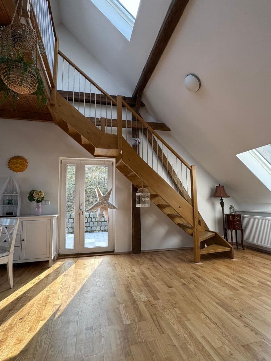 Prodej domu 320 m², pozemek 1.000 m², Jílové u Prahy, Středočeský kraj Prodej domu 320 m², pozemek 1.000 m², Jílové u Prahy, Středočeský kraj