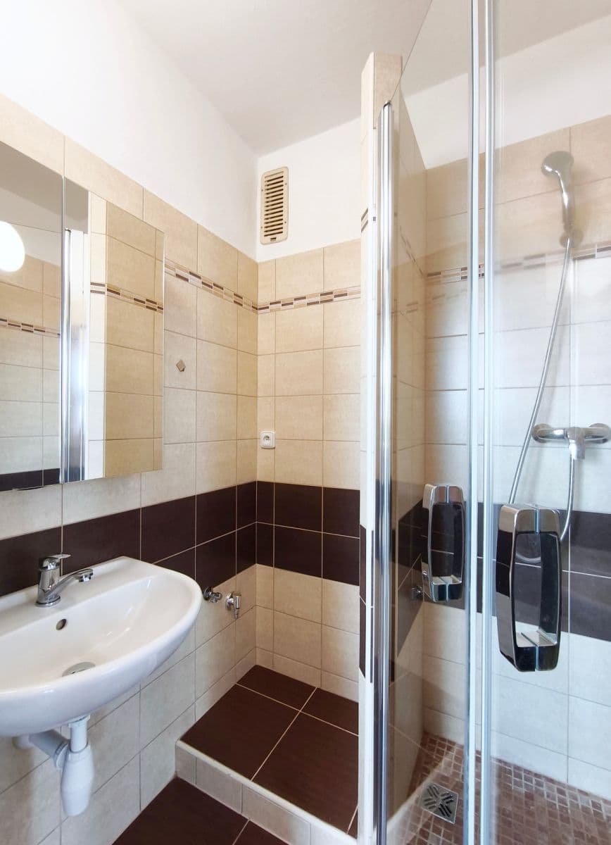 Prodej bytu 3+1 69 m², Sadová, Hodonín, Jihomoravský kraj Prodej bytu 3+1 69 m², Sadová, Hodonín, Jihomoravský kraj