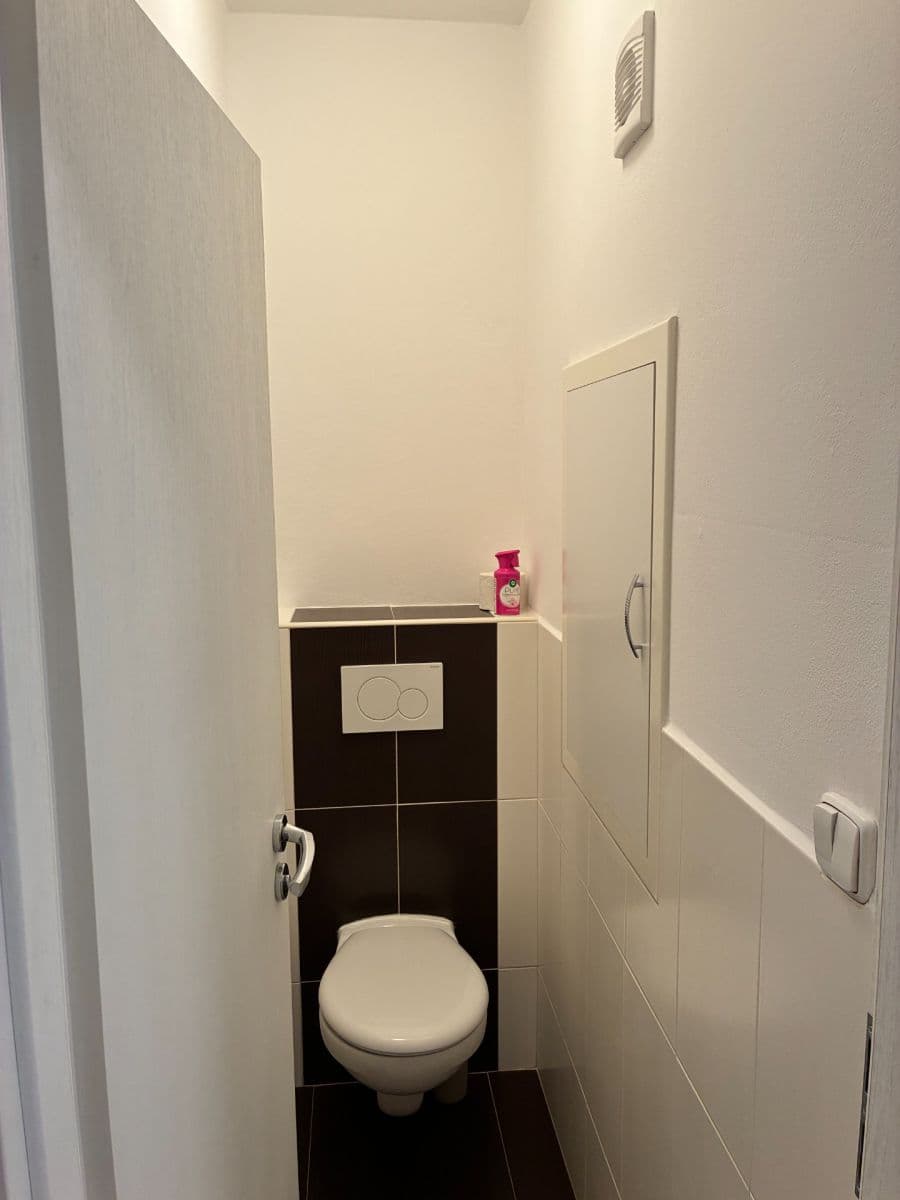 Prodej bytu 3+1 74 m², Hrobákova, Petržalka, Bratislavský kraj Prodej bytu 3+1 74 m², Hrobákova, Petržalka, Bratislavský kraj