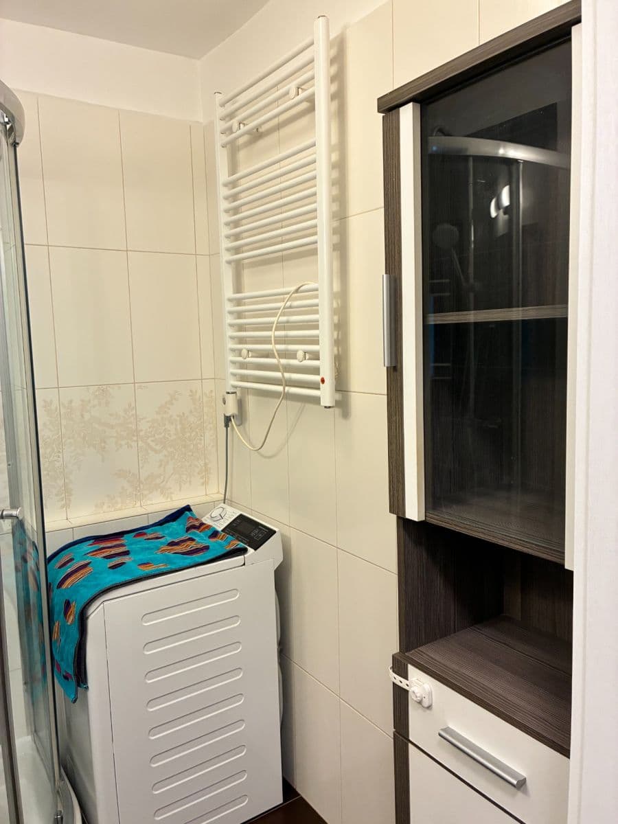 Prodej bytu 3+1 74 m², Hrobákova, Petržalka, Bratislavský kraj Prodej bytu 3+1 74 m², Hrobákova, Petržalka, Bratislavský kraj