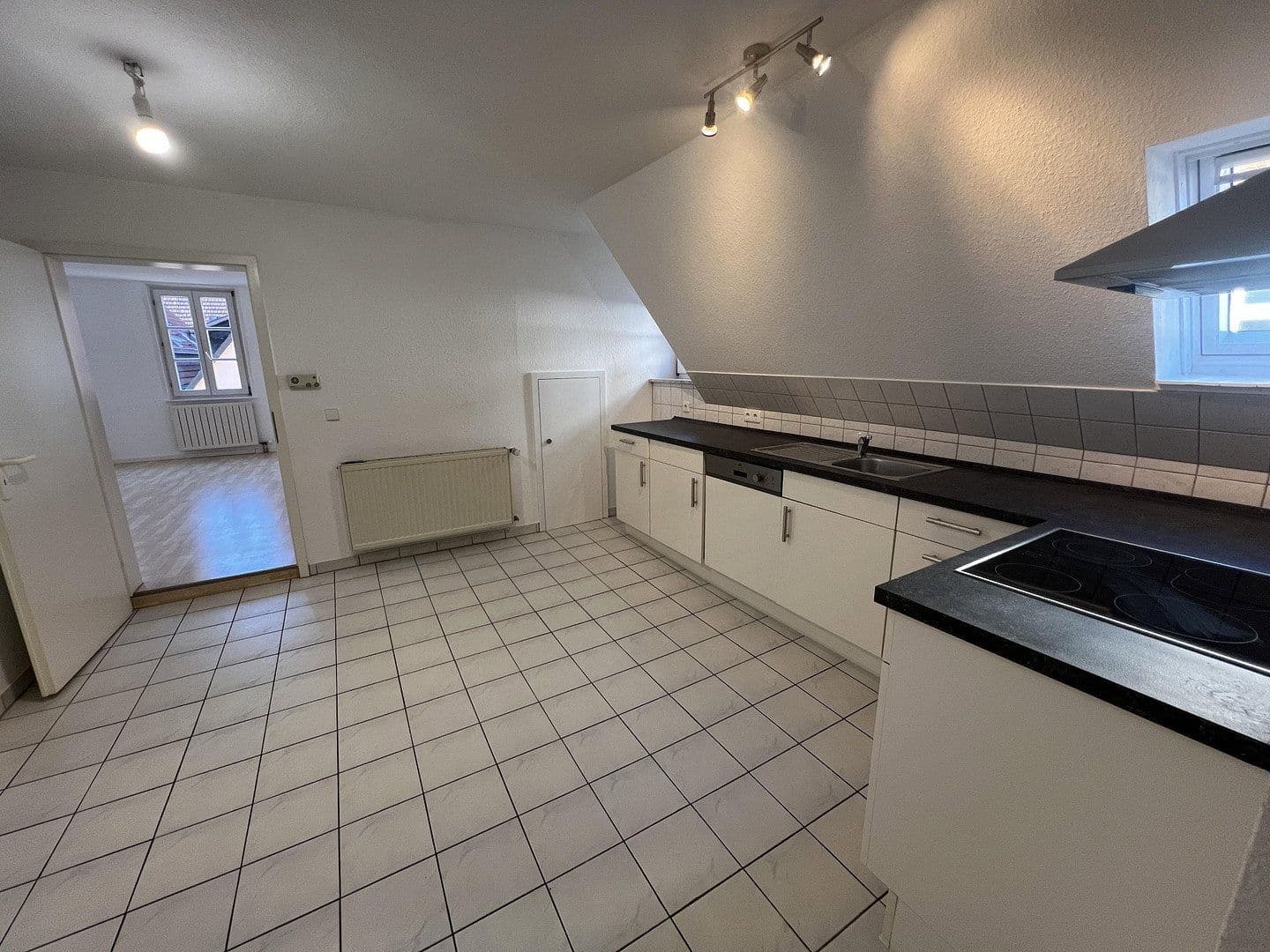 Pronájem bytu 2+1 75 m², Johann-Philipp-Palm-Straße 8, Schorndorf, Bádensko-Württembersko Pronájem bytu 2+1 75 m², Johann-Philipp-Palm-Straße 8, Schorndorf, Bádensko-Württembersko