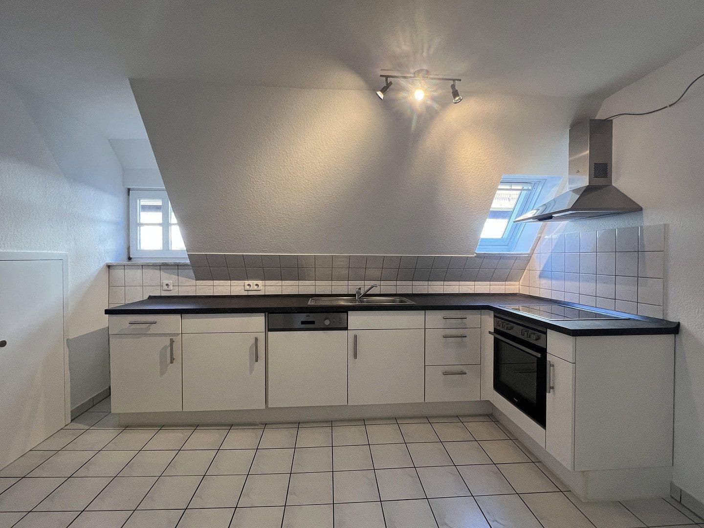 Pronájem bytu 2+1 75 m², Johann-Philipp-Palm-Straße 8, Schorndorf, Bádensko-Württembersko Pronájem bytu 2+1 75 m², Johann-Philipp-Palm-Straße 8, Schorndorf, Bádensko-Württembersko