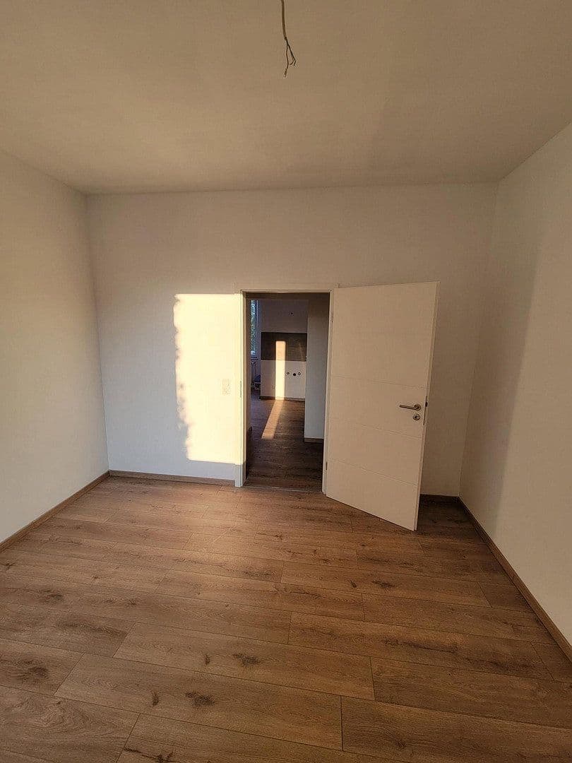 Pronájem bytu 3+1 85 m², Kölnstraße 176, Brühl, Severní Porýní-Vestfálsko Pronájem bytu 3+1 85 m², Kölnstraße 176, Brühl, Severní Porýní-Vestfálsko