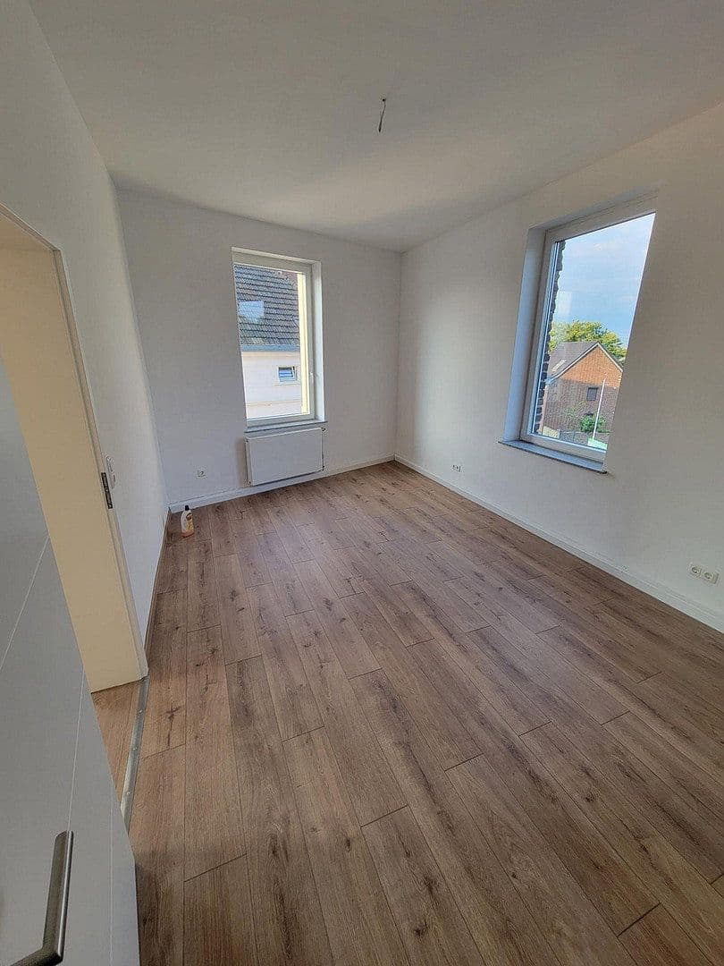 Pronájem bytu 3+1 85 m², Kölnstraße 176, Brühl, Severní Porýní-Vestfálsko Pronájem bytu 3+1 85 m², Kölnstraße 176, Brühl, Severní Porýní-Vestfálsko