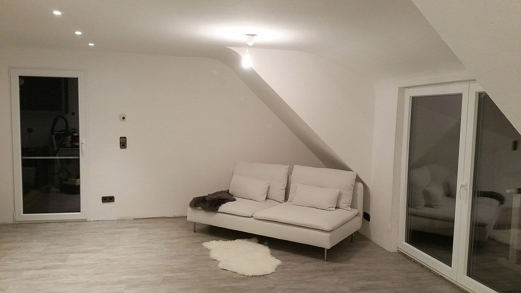 Prodej domu 133 m², pozemek 458 m², Stuttgart, Bádensko-Württembersko Prodej domu 133 m², pozemek 458 m², Stuttgart, Bádensko-Württembersko