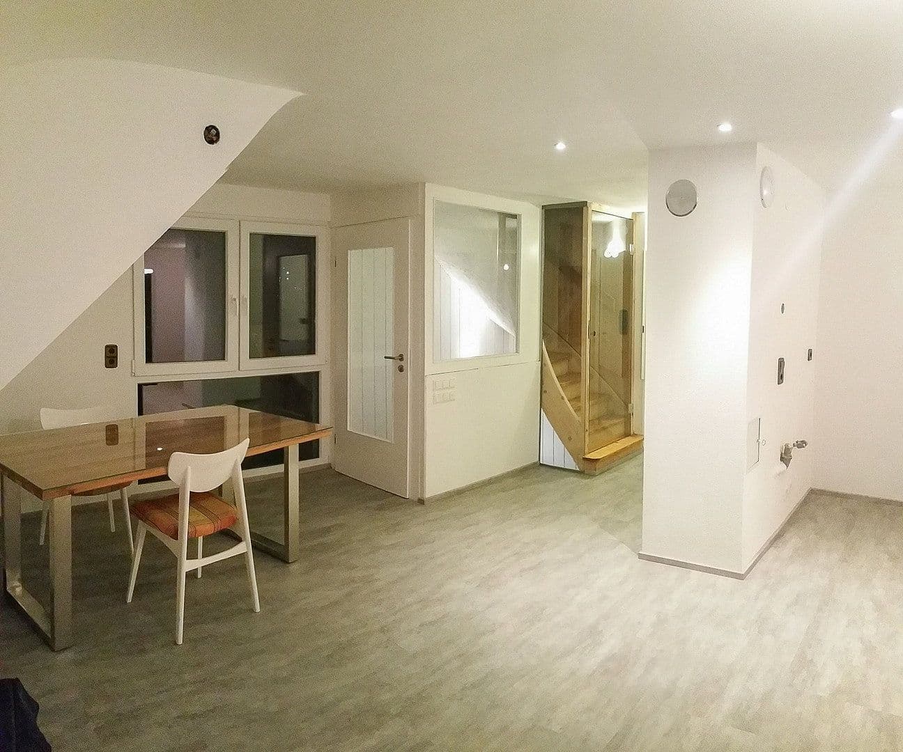 Prodej domu 133 m², pozemek 458 m², Stuttgart, Bádensko-Württembersko Prodej domu 133 m², pozemek 458 m², Stuttgart, Bádensko-Württembersko
