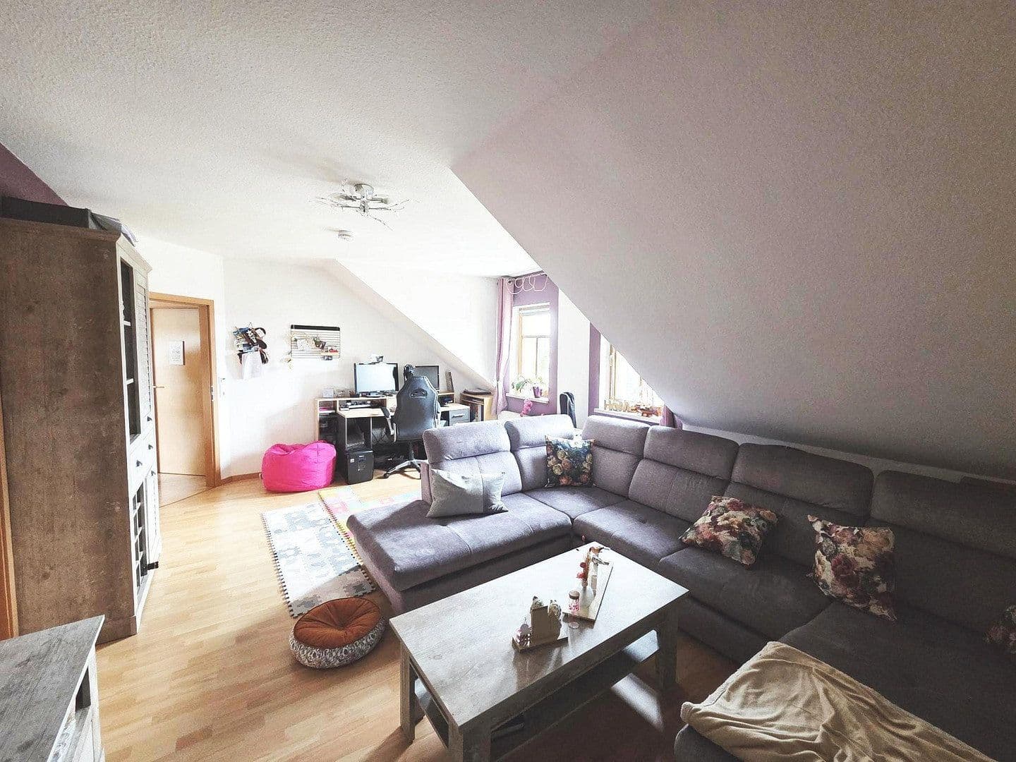 Pronájem bytu 2+1 75 m², Waldenburger Straße 14, Glauchau, Sasko Pronájem bytu 2+1 75 m², Waldenburger Straße 14, Glauchau, Sasko