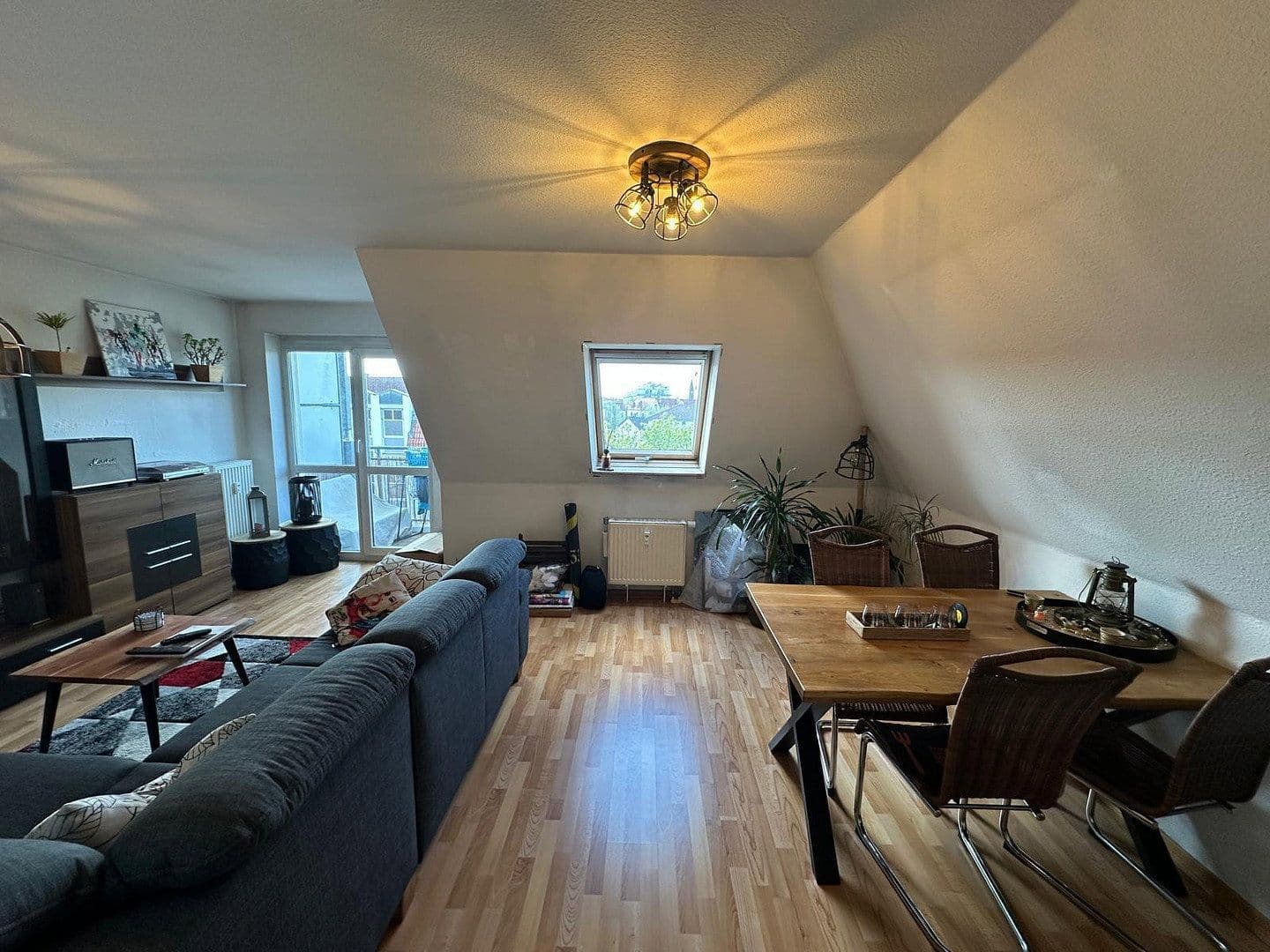 Prodej bytu 3+1 61 m², Kipsdorfer Straße 121-121B, Dresden, Sasko Prodej bytu 3+1 61 m², Kipsdorfer Straße 121-121B, Dresden, Sasko