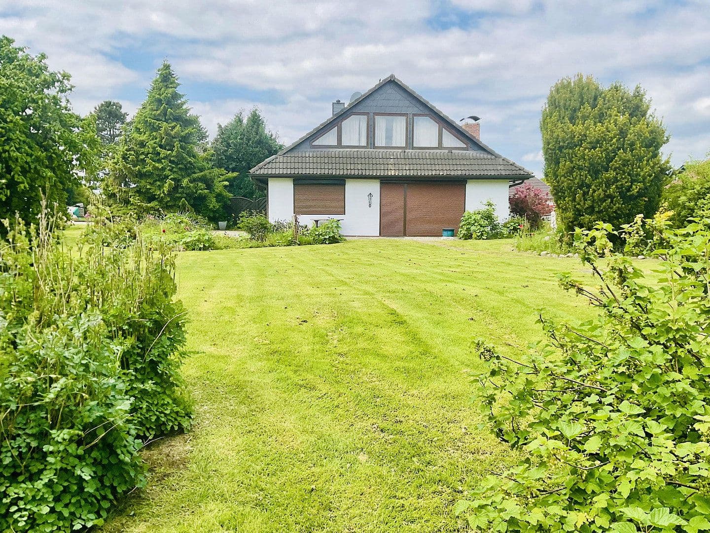 Prodej domu 155 m², pozemek 1.294 m², Jork, Dolní Sasko Prodej domu 155 m², pozemek 1.294 m², Jork, Dolní Sasko