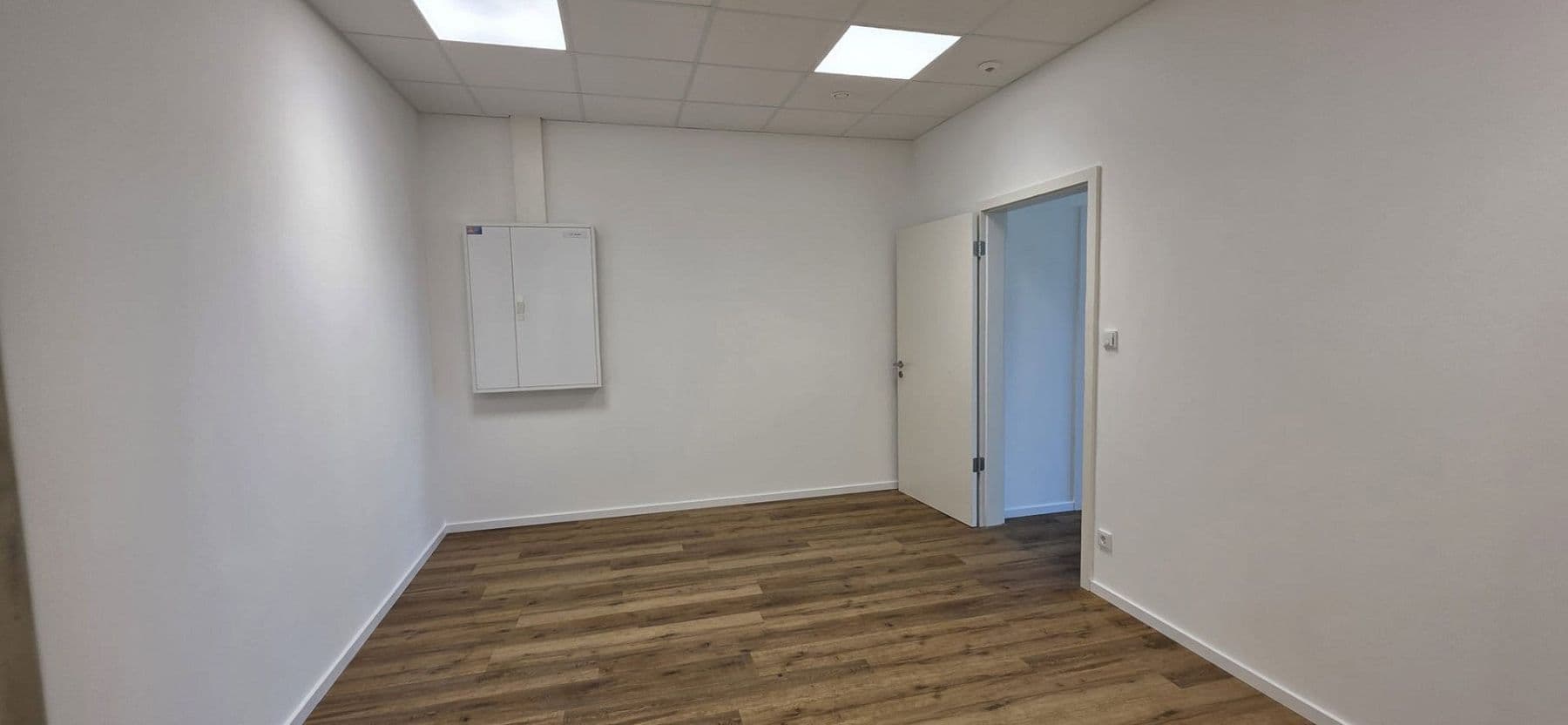 Pronájem kanceláře 206 m², Wilhelm-Leonhard-Straße 16, Kehl, Bádensko-Württembersko Pronájem kanceláře 206 m², Wilhelm-Leonhard-Straße 16, Kehl, Bádensko-Württembersko