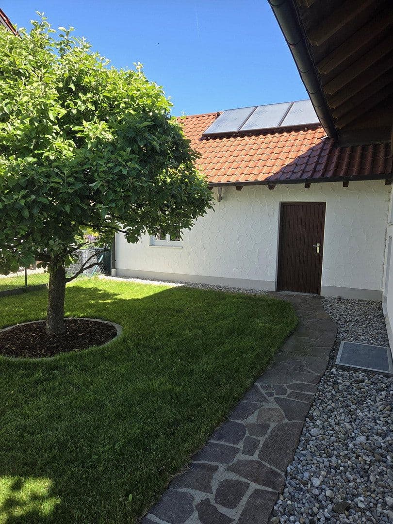 Prodej domu 143 m², pozemek 887 m², Vilgertshofen, Bavorsko Prodej domu 143 m², pozemek 887 m², Vilgertshofen, Bavorsko