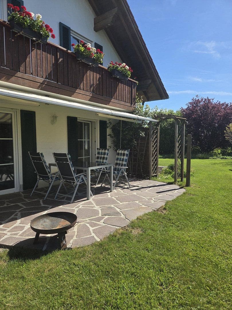 Prodej domu 143 m², pozemek 887 m², Vilgertshofen, Bavorsko Prodej domu 143 m², pozemek 887 m², Vilgertshofen, Bavorsko