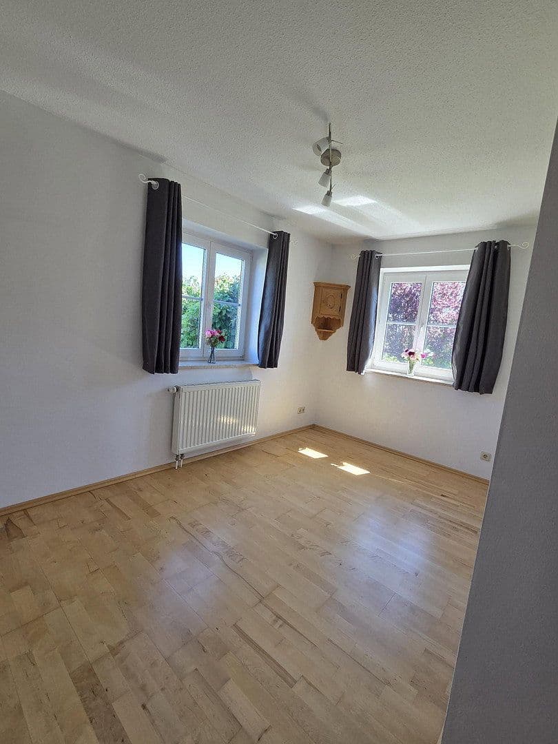 Prodej domu 143 m², pozemek 887 m², Vilgertshofen, Bavorsko Prodej domu 143 m², pozemek 887 m², Vilgertshofen, Bavorsko
