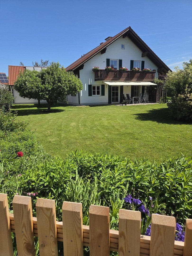 Prodej domu 143 m², pozemek 887 m², Vilgertshofen, Bavorsko Prodej domu 143 m², pozemek 887 m², Vilgertshofen, Bavorsko