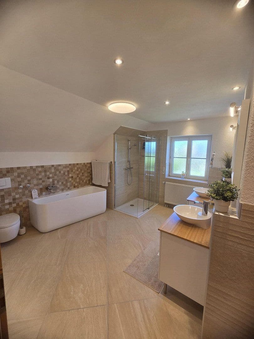 Prodej domu 143 m², pozemek 887 m², Vilgertshofen, Bavorsko Prodej domu 143 m², pozemek 887 m², Vilgertshofen, Bavorsko
